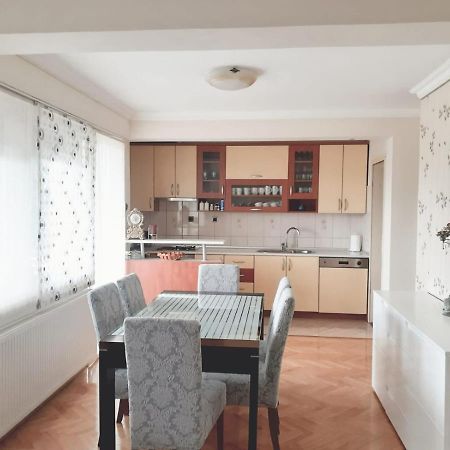 Spacious 80M2 Apartment In The Center Ljubuški Exteriör bild