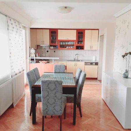 Spacious 80M2 Apartment In The Center Ljubuški Exteriör bild