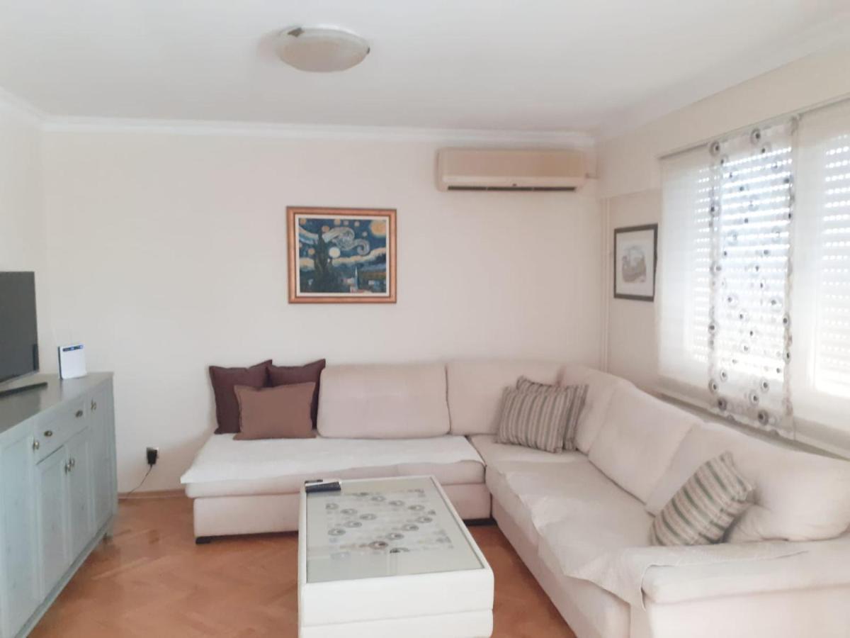 Spacious 80M2 Apartment In The Center Ljubuški Exteriör bild