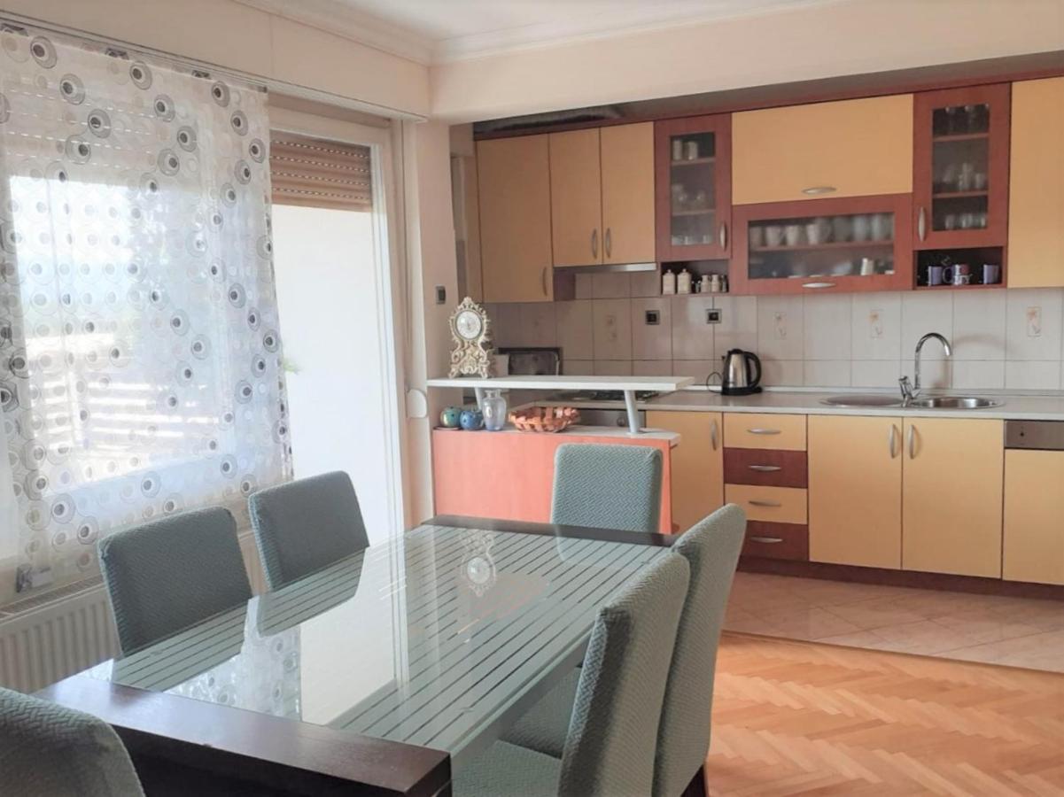 Spacious 80M2 Apartment In The Center Ljubuški Exteriör bild