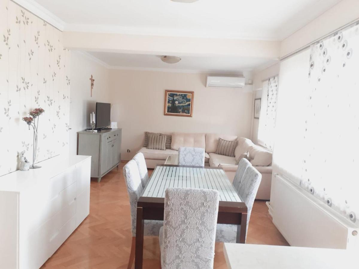 Spacious 80M2 Apartment In The Center Ljubuški Exteriör bild