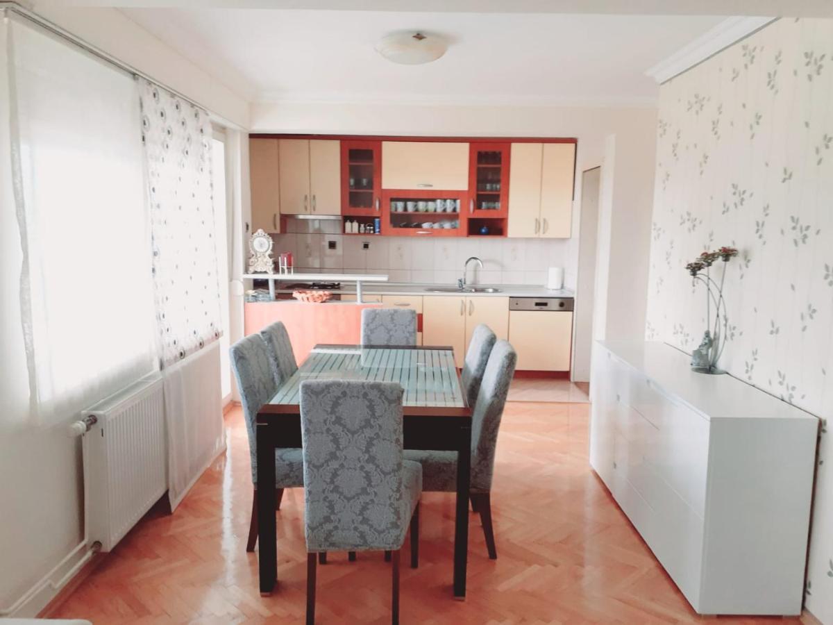 Spacious 80M2 Apartment In The Center Ljubuški Exteriör bild