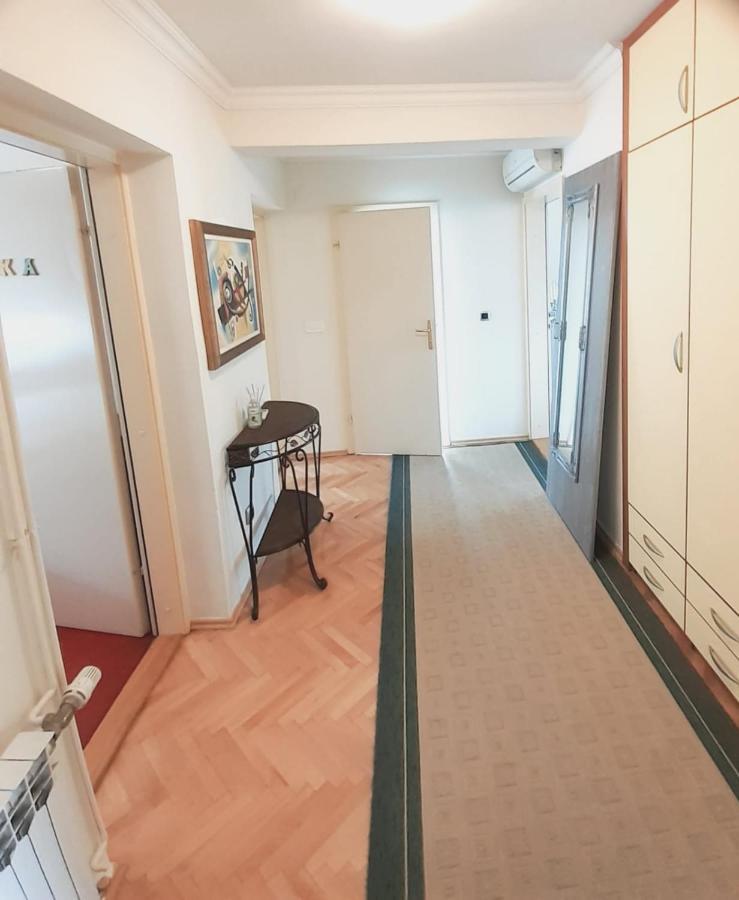 Spacious 80M2 Apartment In The Center Ljubuški Exteriör bild